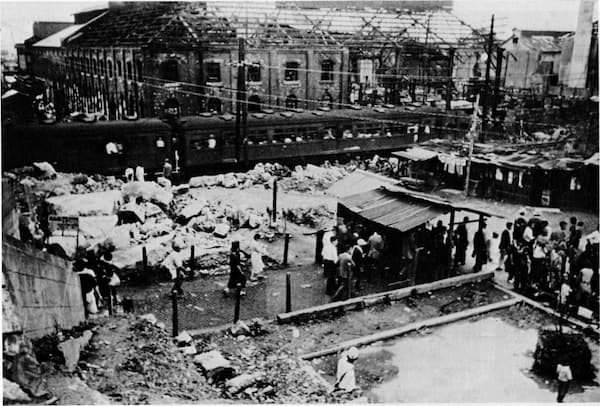 空襲から10ヶ月後の京橋駅(1946年6月)